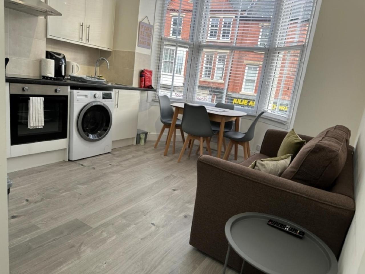 Studio Flat 2A Central Colwyn Bay Exterior foto